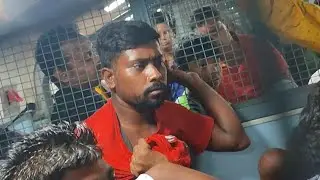 Two train passengers get into fight onboard Churchgate bound local; deboarded