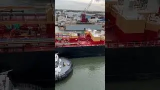 Begini Caranya kapal tagboat bawa kapal tanker #kapaltanker #kapaltagboat #kapalbesar #kapalkecil