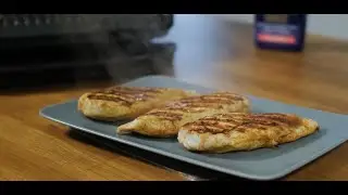 Saftige Hähnchenbrustfilets im OptiGrill mit The Barbecue Sauce Erdbeere