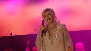 EMEL SAYIN -- Gözlerini Gözlerimden Ayırma Hiç (24 Şubat 2020 Konya)