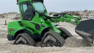 RT 125 Series Tracks on an Avant 760i Loader