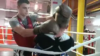 БУЛАТ (РОССИЯ). Тайский бокс в Москве. Удары локтями и коленями в парах