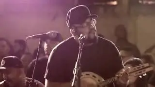 TIEE canta ESTONTEANTE - Pagode do Tiee