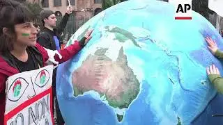 Students in Rome urge action at climate rally