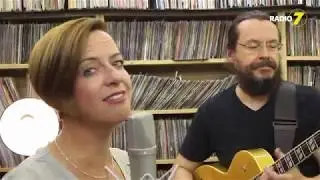 Im Bandbus: Trio Cajon - No Roots (Cover)