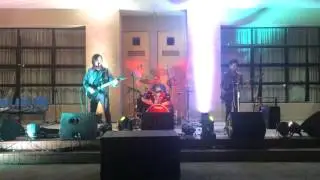 Falsa Carrera (En Vivo Universidad de Valpara&iacute;so)