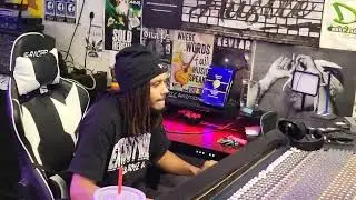 ABE1ne in the booth, Slimeyzo_ & Amotion on the boards,