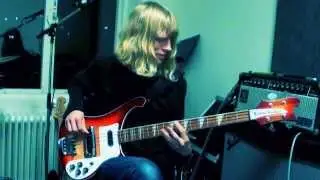 Does Your Mother Know - ABBA /Bass Cover/