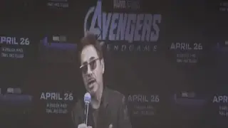 Robert Downey Jr interact with Indian fans