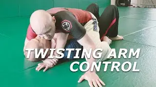 Gracie Jiu-Jitsu | Twisting Arm Control