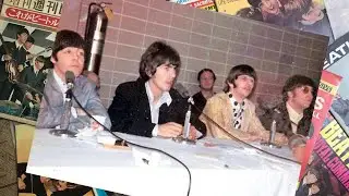 ♫ The Beatles at the press conference in Memphis at the Mid South Coliseum, 1966
