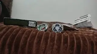 Batalla de Beyblade x yell Kong 3 60 gb y helm Knight 5 80 t