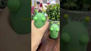 Berry President Pop Out Eyes Squeeze Toys,Funny Green Worm Toys
