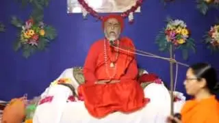 Dhyanyogi Omdasji singing sita ram bhajan