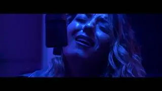 In the Studio With L&uuml;na | RedWall Studios