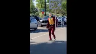 Batman and Joker walk on American protest / Бэтмен и Джокер на протестах в Америке