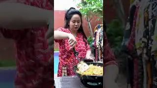DENISE MASAK BUAT BUKA PUASA KARYAWANNYA !!