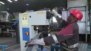 HOW HEAVY COMMERCIAL VEHICLE SPRINGS ARE ADJUSTED WITH THE NEW DIGITAL MACHINE FROM JAPAN