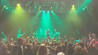 Hellyeah- Demons In The Dirt (LIVE) HOBMB