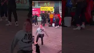 Breakdancer in Times Square 🤩 #breakdance #timessquare #talent #nyc #manhattan #tour #dance #usa