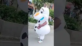 OLAF DANCING ON THE ROAD