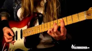 Van Halen - Panama - Guitar Riff Cover by Julyshredder