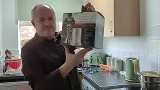 Brewing Bonfire Toffee Stout - Homebrew Pt 1 - Festival Beer Kit