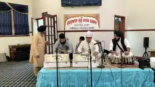 ਗੁਰਹਿ ਦਿਖਾਇਓ ਲੋਇਨਾ Gureh Dhikhaaeiou Loeinaa
