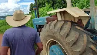 Trator Ford 6600 na roçadeira tatu