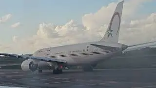 Decolagem aeroporto de Casablanca com um Boeing 737-800 da Royal Air Maroc