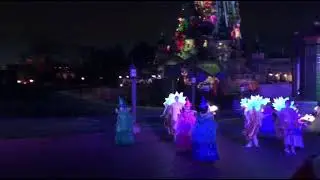 (Disneyland Paris): Mickey et sa parade &eacute;tincelante de No&euml;l version nocturne (2 janvier 2026)