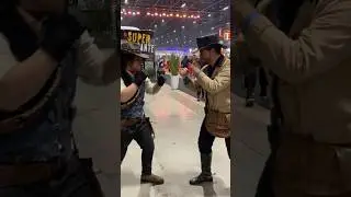 John Marston and Arthur Morgan in a Drunk Fight - Red Dead Redemption 2 Cosplay - Gamescon Latam