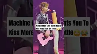 Machine Gun Kelly хочет, чтобы ты целовал не только бутылку😳😂 #mgk #machinegunkelly #shorts