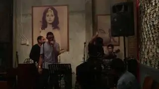 DaiTheFlu - Knife Party (Acoustic Tribute to Deftones @ Paviliun 28)