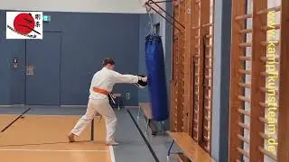 Jugend beim Sandsacktraining bei kampfkunstteam.de in Chemnitz u. Dresden.