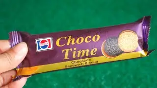 Satisfying video. Lots Of Choco Time Chocolate Sandwich Biscuits Unboxing.