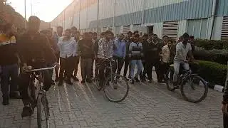 Slow Cycle Race