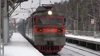 Электровоз ВЛ80С-127 с грузовым поездом