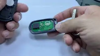 How to change the battery in an Opel Mokka Astra Corsa Insignia remote control 👀