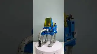 Vintage Lego Classic Space 6882 Walking Astro Grappler released in 1985. A quadrupedal walker