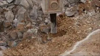 Indeco martello demolitore idraulico HP 18000 in cava in India