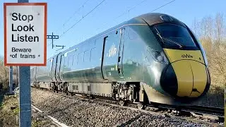 Trains at: Midgham Level Crossings, RTL, 10/12/2022 | Boom Trainspots