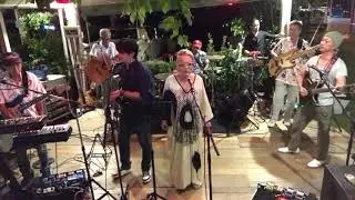 Blue Bayou (Linda Ronstadt) - live cover by The Beach band