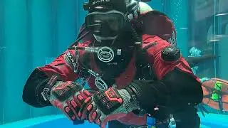 Tauchen im Tauchturm - boot D&uuml;sseldorf 2024 - Nautic Markt TV