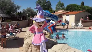 CARABOUILLE ET GAUFRETTE EN FOLIE DANS LE CAMPING !