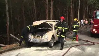 FUSCA INCENDIADO