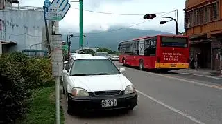 1717路線公車行經金山(南勢)(西元2020年05月10日)