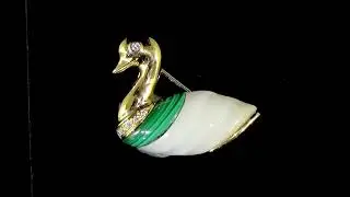 18K YELLOW GOLD MALACHITE, WHITE JADE, DIAMOND DUCK BROOCH. Ref. 966 118
