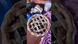 I turned my childhood comfort meal into a pie & I think little me would be proud 🥜🍇 #pie #baking