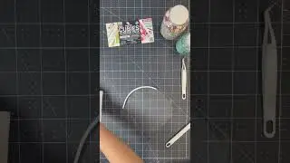 Making a shaker using foam strips for a cake topper